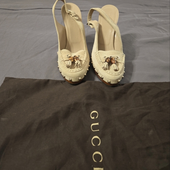 Gucci Ivory Suede Slingback w/platform - Picture 15 of 16